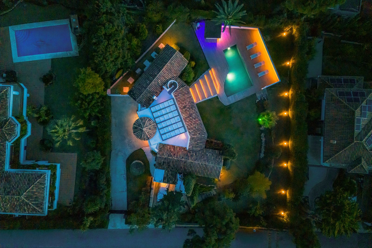 5 Bed Townhouse for sale in Hacienda Las Chapas Costa Del Sol, Málaga, Spain