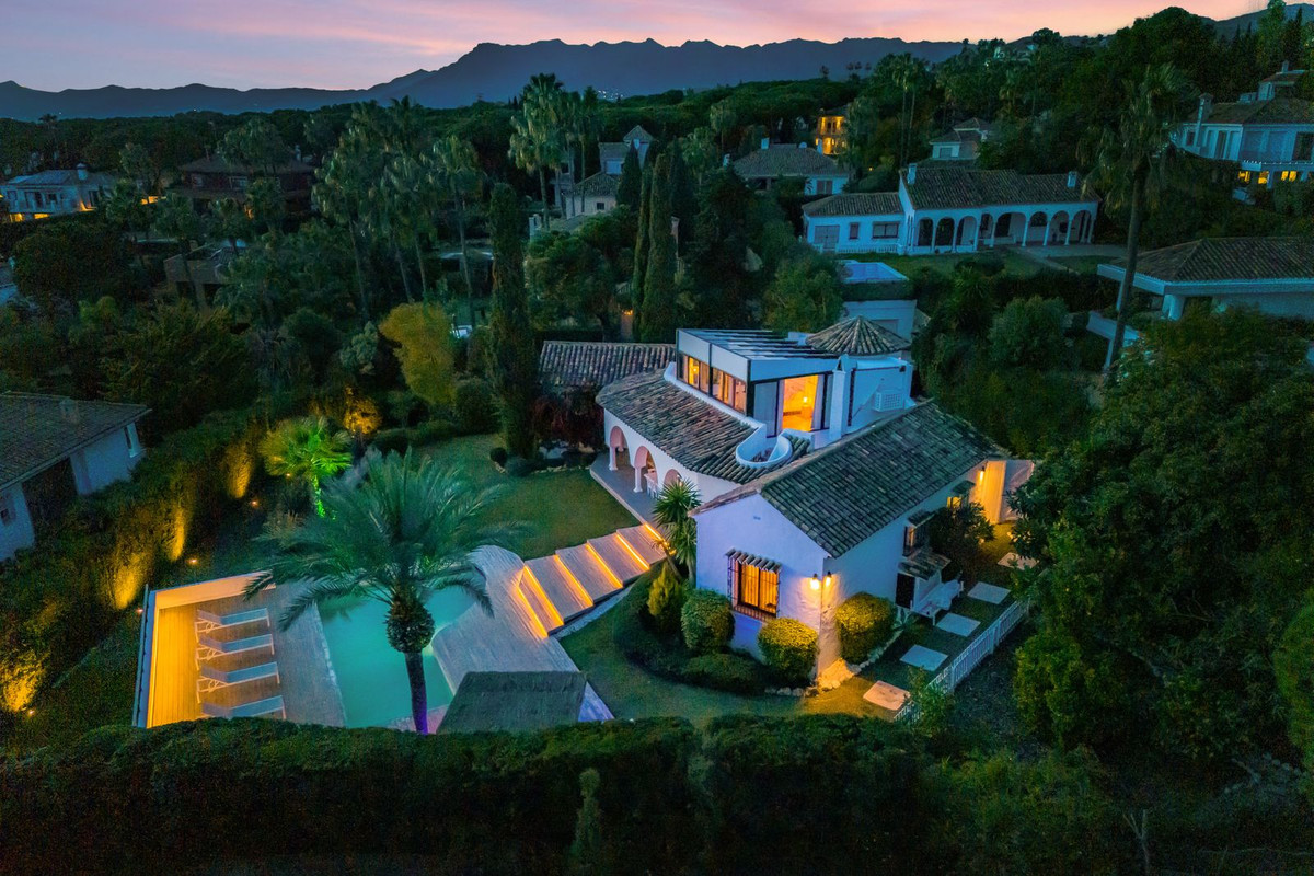 5 Bed Townhouse for sale in Hacienda Las Chapas Costa Del Sol, Málaga, Spain