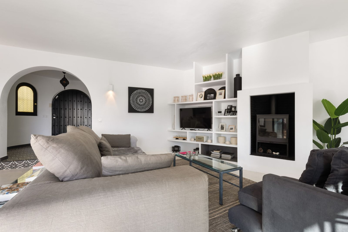 5 Bed Townhouse for sale in Hacienda Las Chapas Costa Del Sol, Málaga, Spain