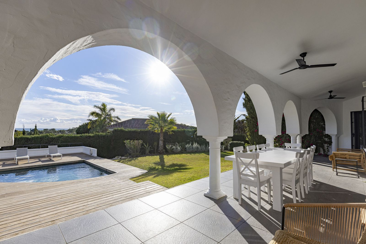 5 Bed Townhouse for sale in Hacienda Las Chapas Costa Del Sol, Málaga, Spain