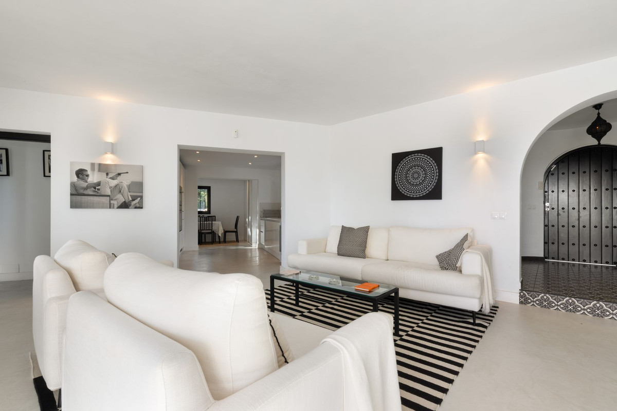 5 Bed Townhouse for sale in Hacienda Las Chapas Costa Del Sol, Málaga, Spain