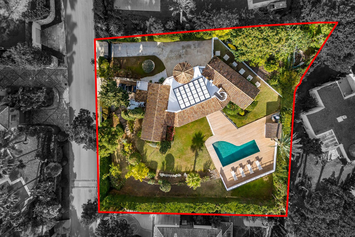 5 Bed Townhouse for sale in Hacienda Las Chapas Costa Del Sol, Málaga, Spain