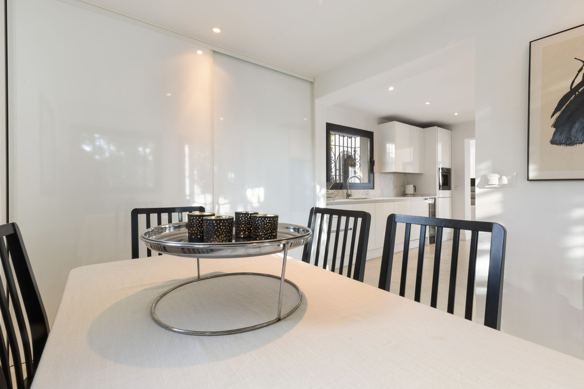5 Bed Townhouse for sale in Hacienda Las Chapas Costa Del Sol, Málaga, Spain