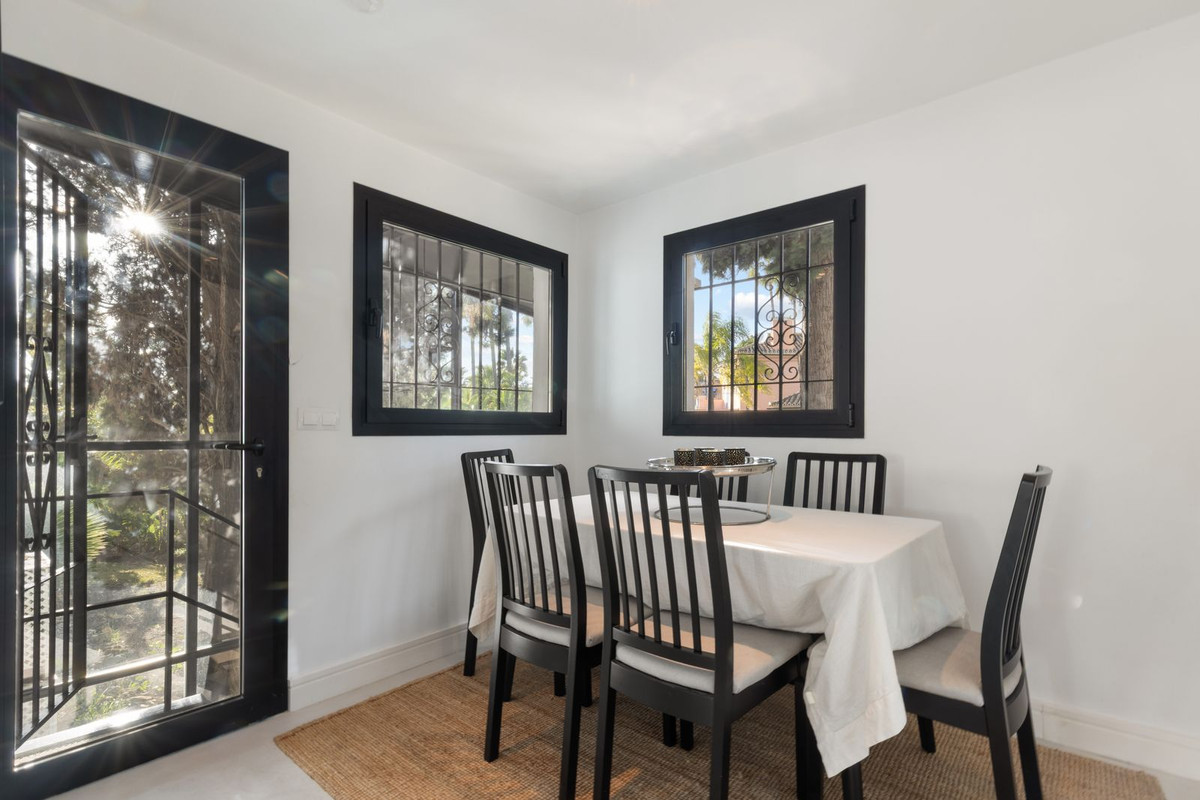 5 Bed Townhouse for sale in Hacienda Las Chapas Costa Del Sol, Málaga, Spain