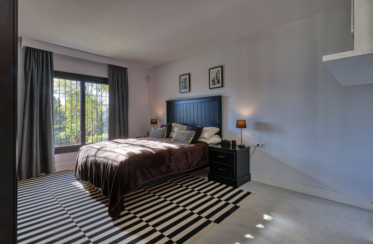 5 Bed Townhouse for sale in Hacienda Las Chapas Costa Del Sol, Málaga, Spain