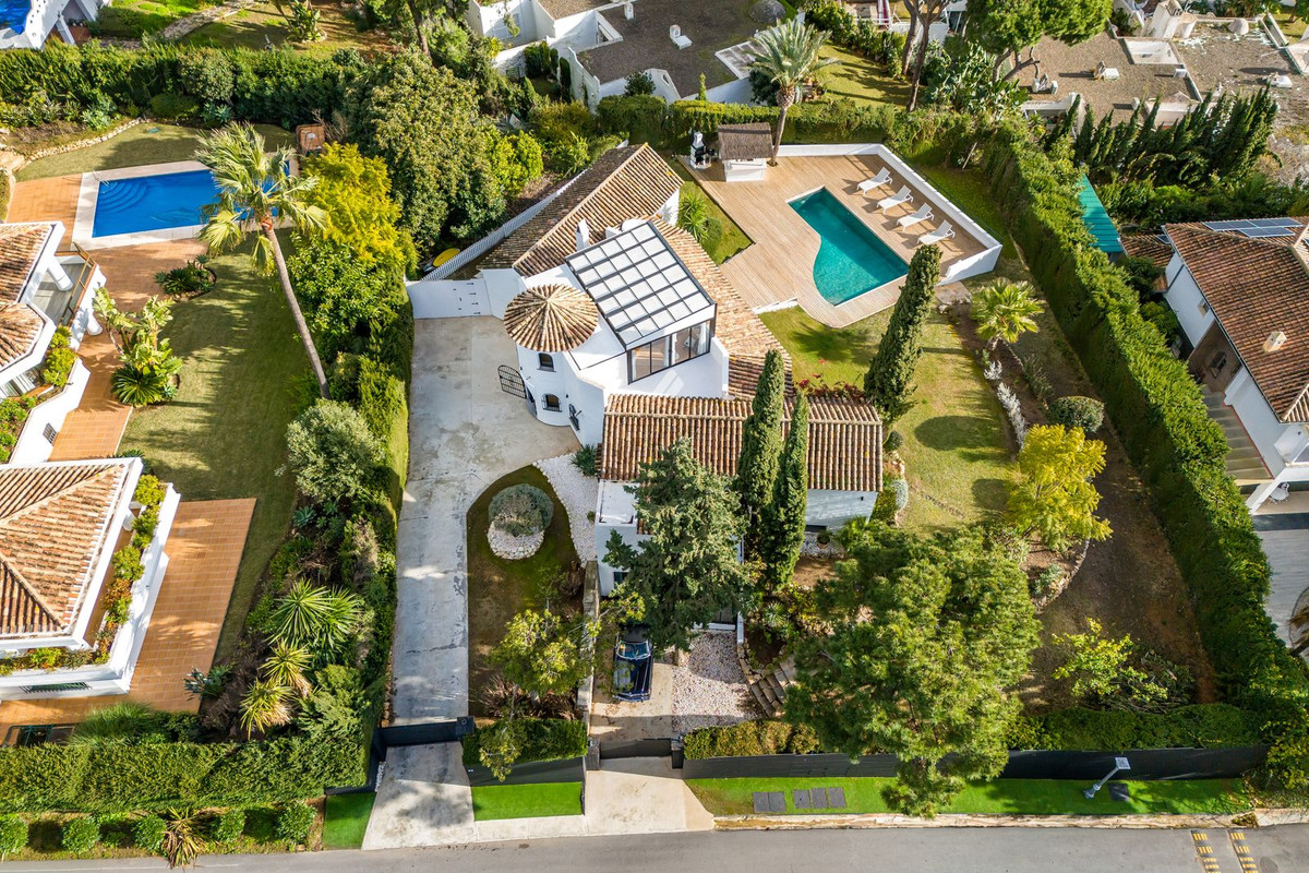 5 Bed Townhouse for sale in Hacienda Las Chapas Costa Del Sol, Málaga, Spain
