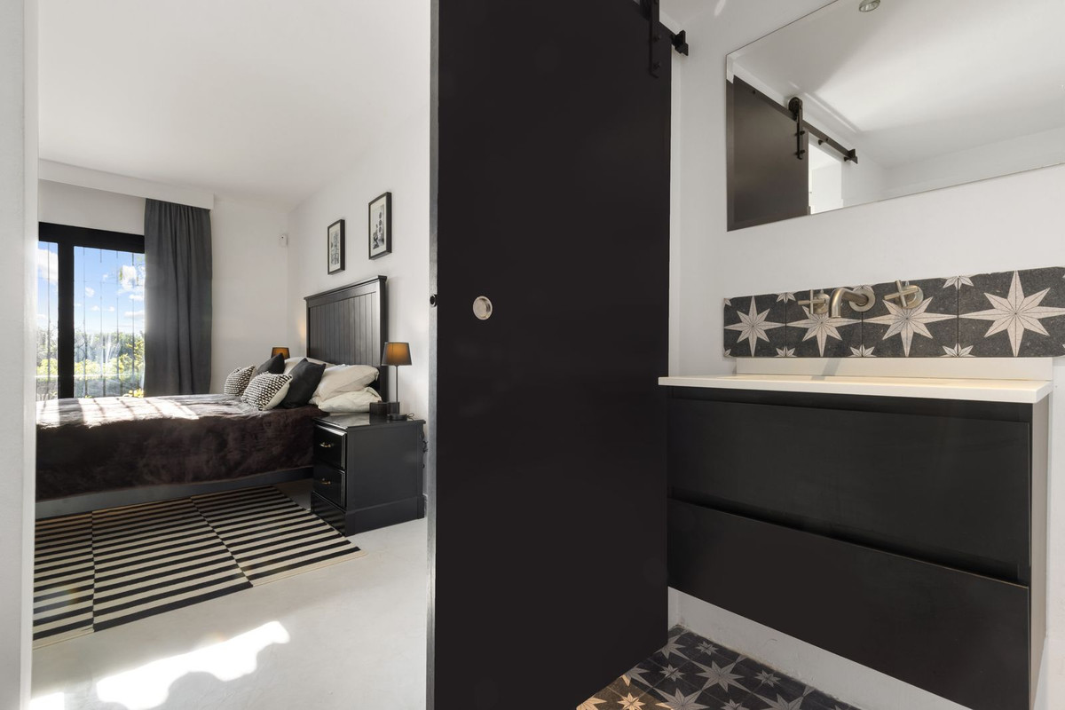 5 Bed Townhouse for sale in Hacienda Las Chapas Costa Del Sol, Málaga, Spain