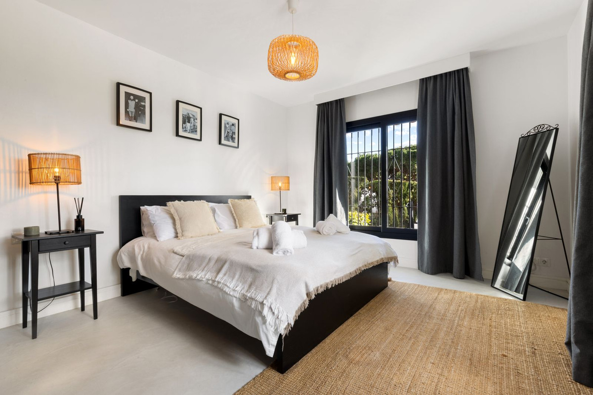 5 Bed Townhouse for sale in Hacienda Las Chapas Costa Del Sol, Málaga, Spain