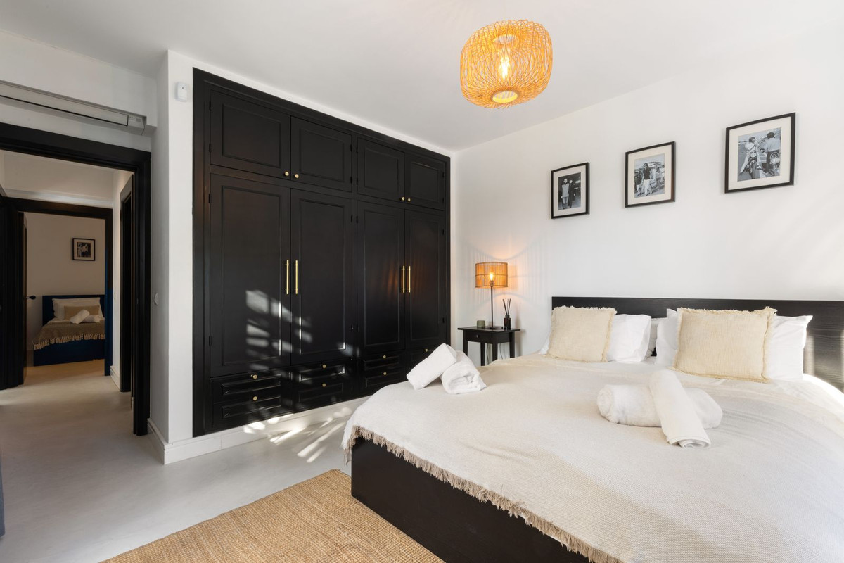 5 Bed Townhouse for sale in Hacienda Las Chapas Costa Del Sol, Málaga, Spain