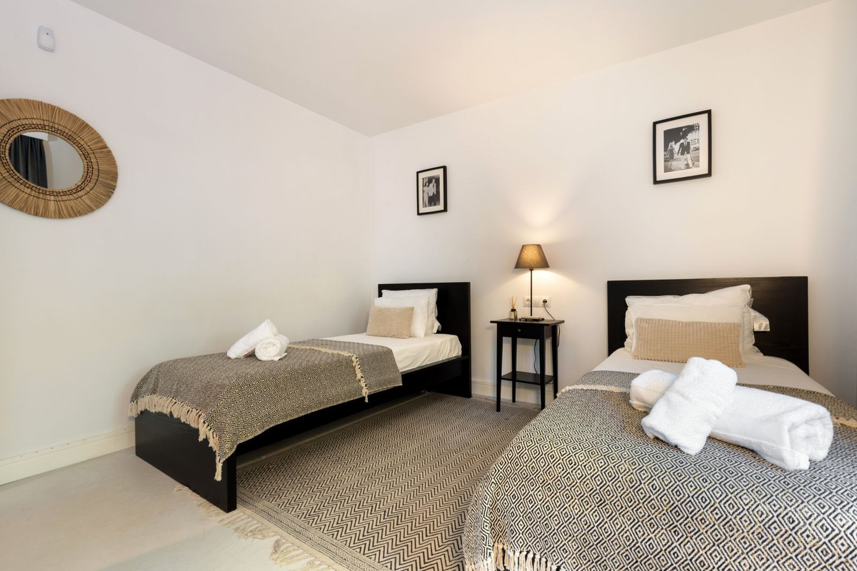 5 Bed Townhouse for sale in Hacienda Las Chapas Costa Del Sol, Málaga, Spain