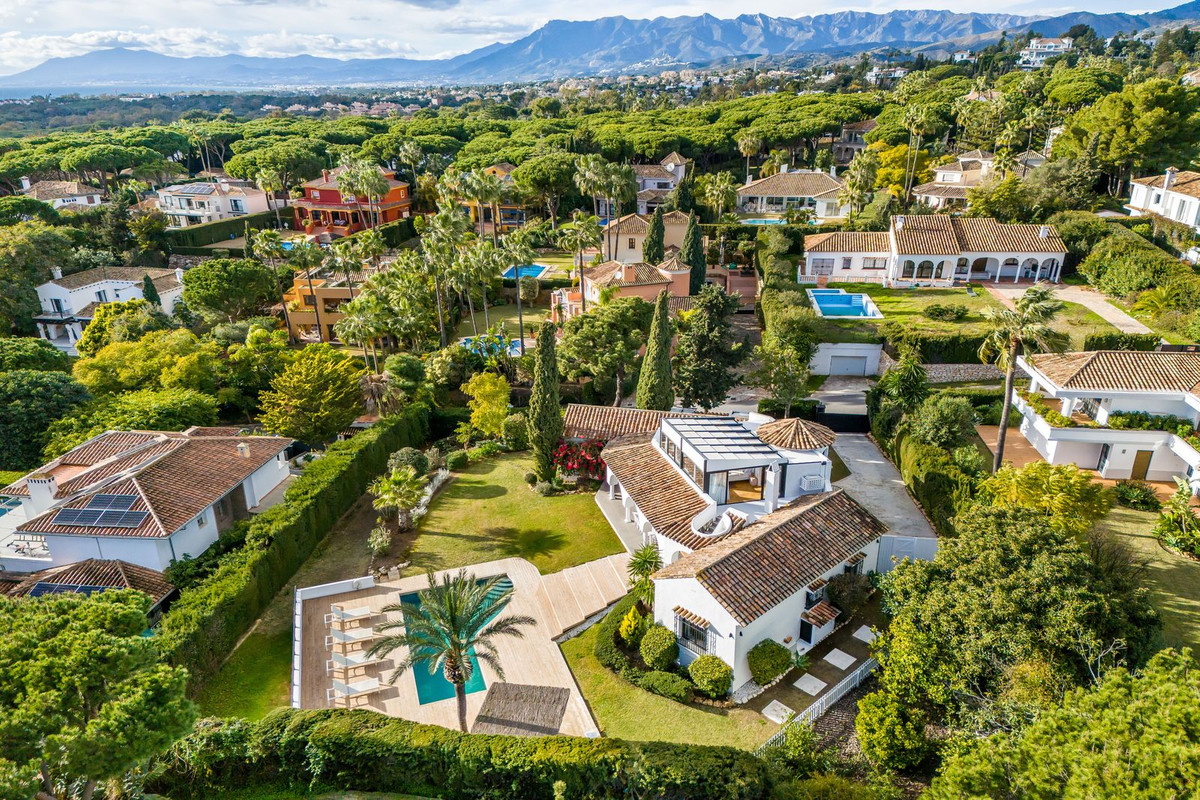 5 Bed Townhouse for sale in Hacienda Las Chapas Costa Del Sol, Málaga, Spain