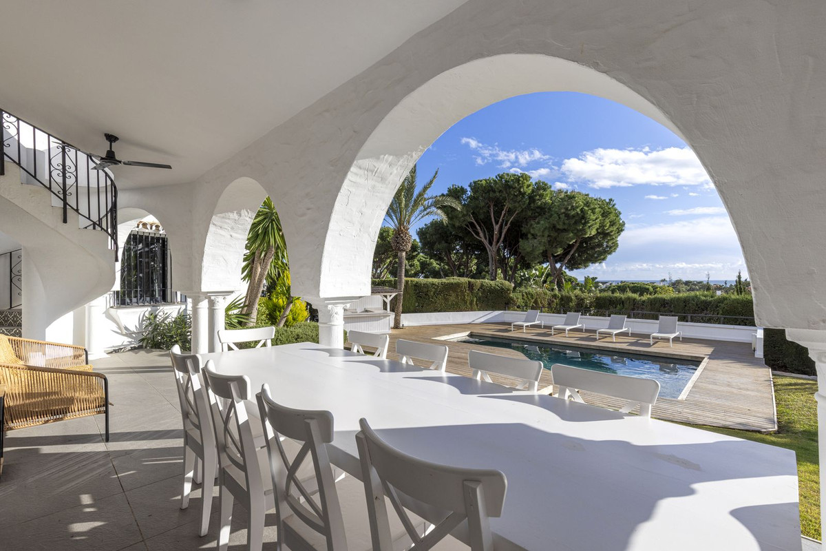 5 Bed Townhouse for sale in Hacienda Las Chapas Costa Del Sol, Málaga, Spain