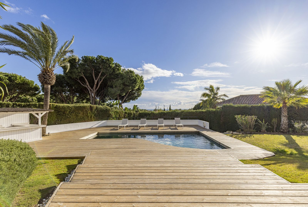 5 Bed Townhouse for sale in Hacienda Las Chapas Costa Del Sol, Málaga, Spain