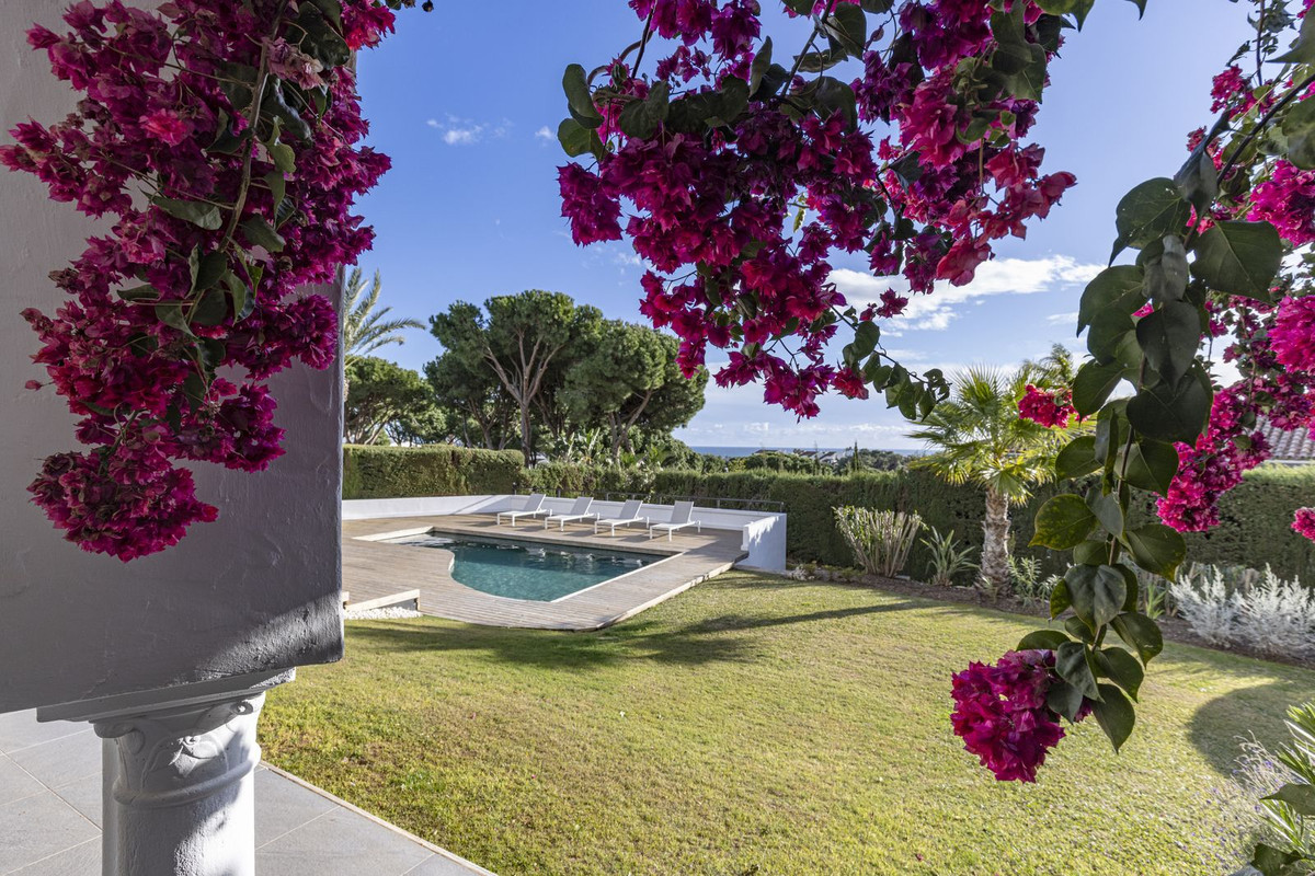 5 Bed Townhouse for sale in Hacienda Las Chapas Costa Del Sol, Málaga, Spain