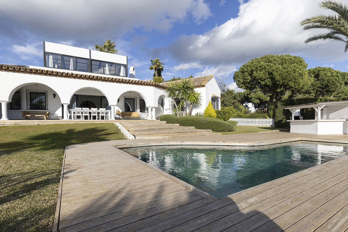 5 Bed Townhouse for sale in Hacienda Las Chapas Costa Del Sol, Málaga, Spain