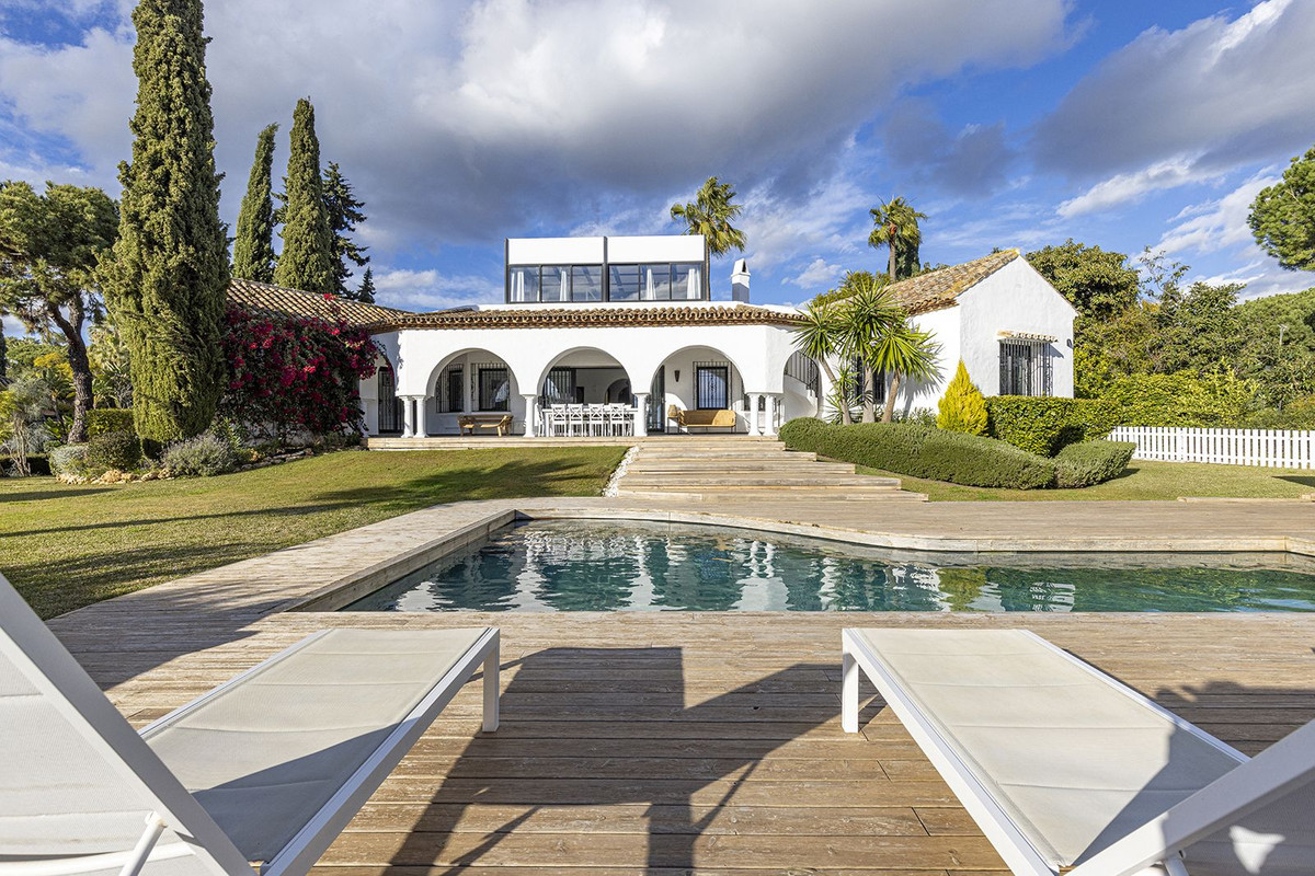 5 Bed Townhouse for sale in Hacienda Las Chapas Costa Del Sol, Málaga, Spain