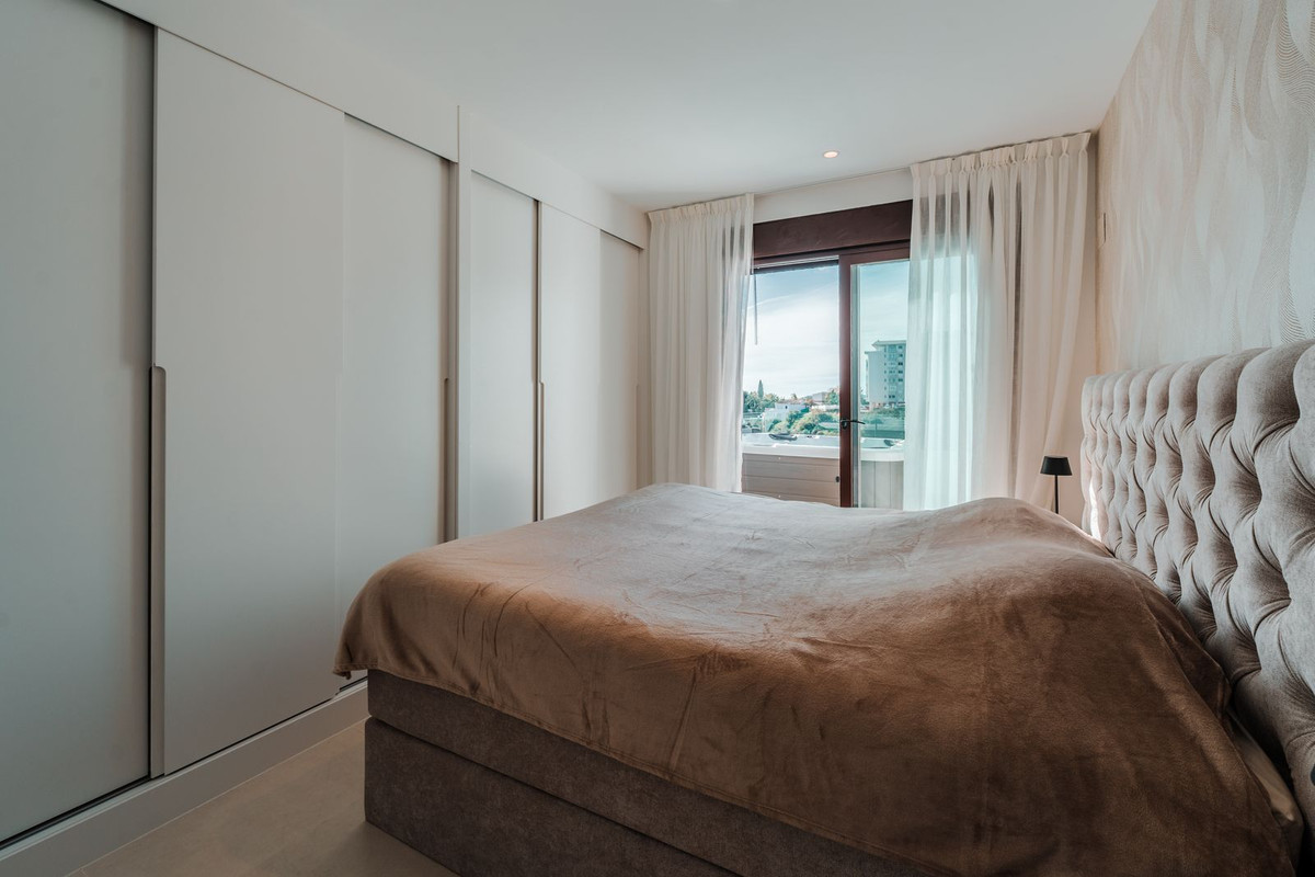 2 Bed Apartment for sale in Fuengirola Costa Del Sol, Málaga, Spain