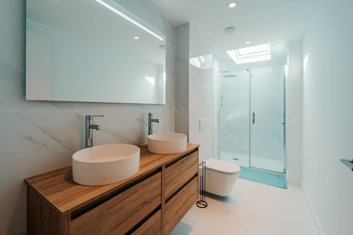 2 Bed Apartment for sale in Fuengirola Costa Del Sol, Málaga, Spain