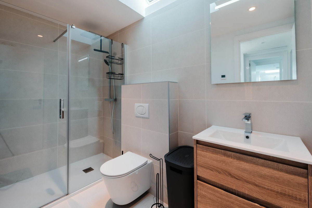 2 Bed Apartment for sale in Fuengirola Costa Del Sol, Málaga, Spain