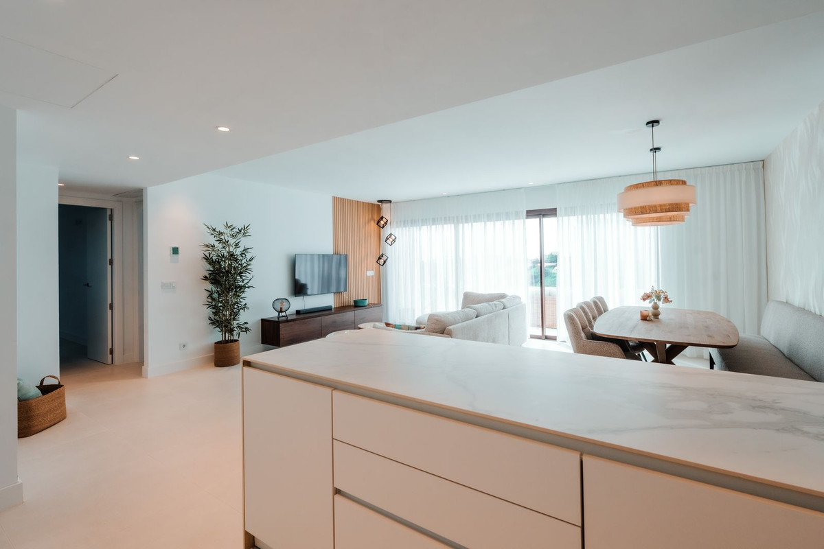 2 Bed Apartment for sale in Fuengirola Costa Del Sol, Málaga, Spain
