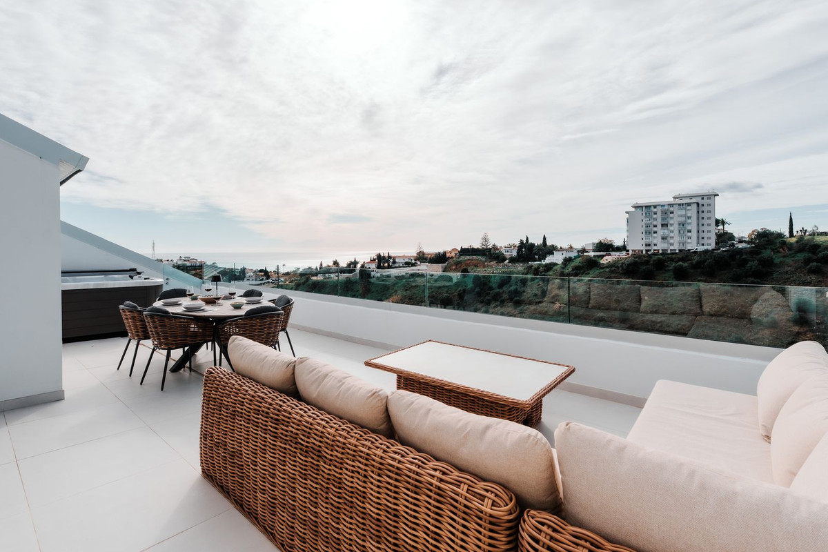 2 Bed Apartment for sale in Fuengirola Costa Del Sol, Málaga, Spain