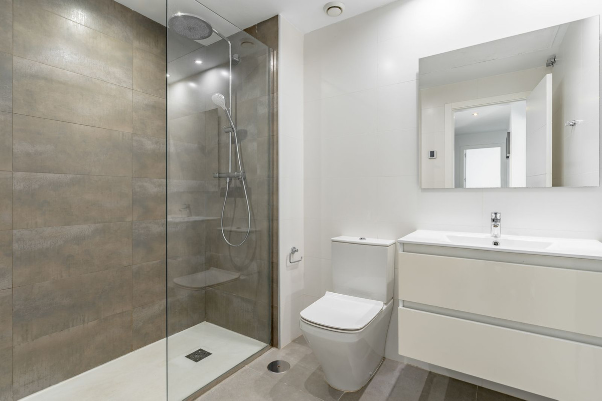 5 Bed Townhouse for sale in Torreblanca Costa Del Sol, Málaga, Spain