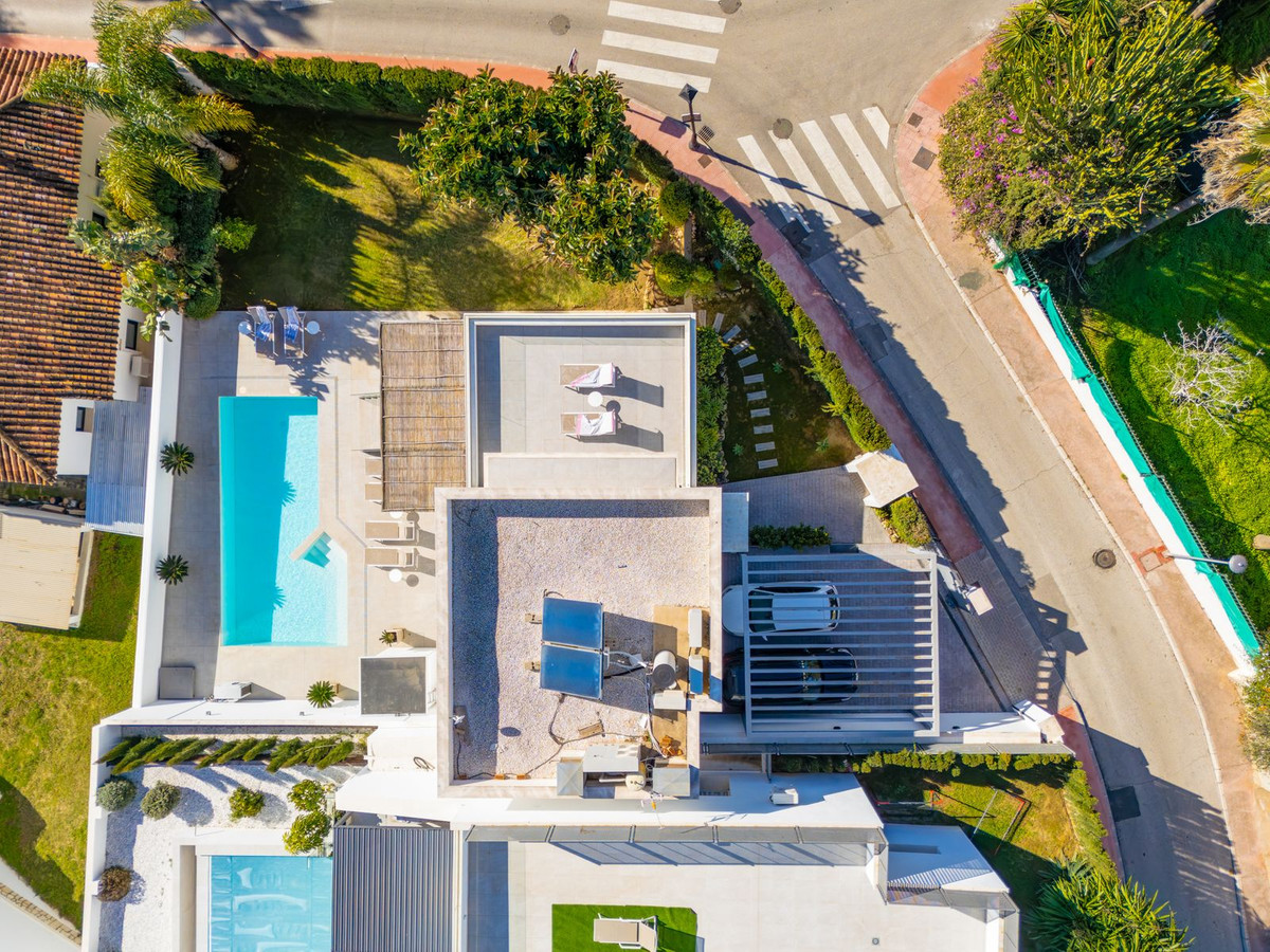 5 Bed Townhouse for sale in Torreblanca Costa Del Sol, Málaga, Spain