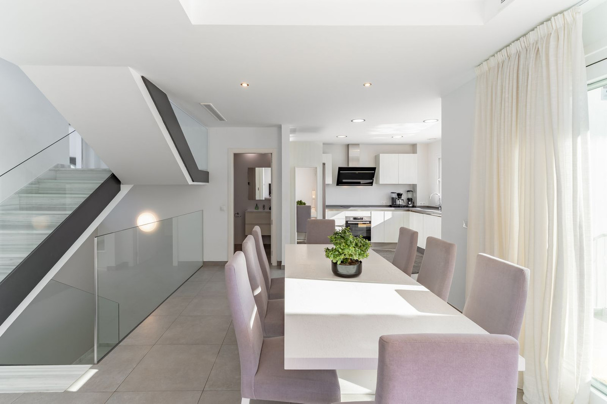 5 Bed Townhouse for sale in Torreblanca Costa Del Sol, Málaga, Spain