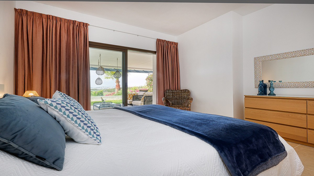 2 Bed Apartment for sale in Casares Costa Del Sol, Málaga, Spain