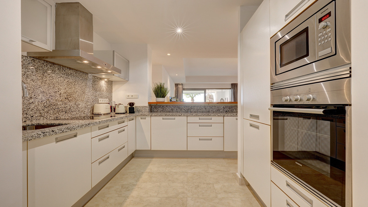 2 Bed Apartment for sale in Casares Costa Del Sol, Málaga, Spain