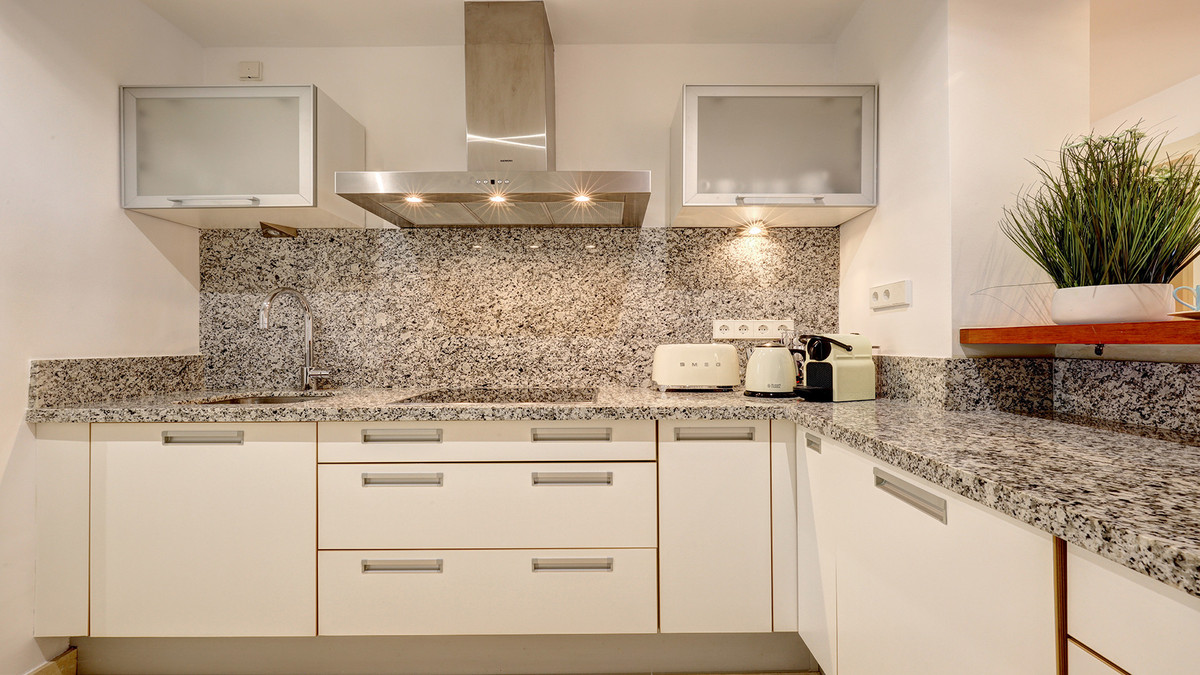2 Bed Apartment for sale in Casares Costa Del Sol, Málaga, Spain