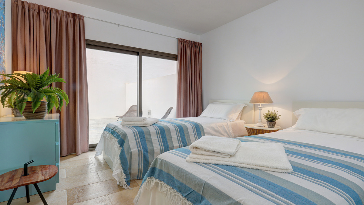 2 Bed Apartment for sale in Casares Costa Del Sol, Málaga, Spain