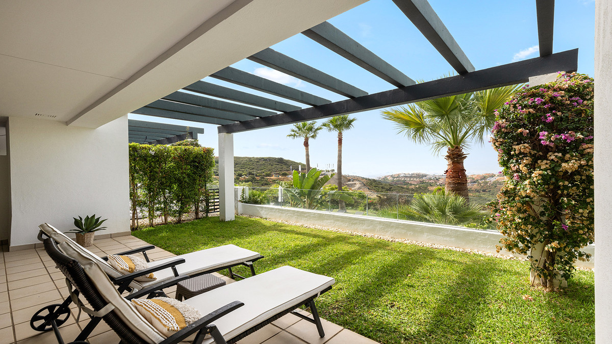 2 Bed Apartment for sale in Casares Costa Del Sol, Málaga, Spain