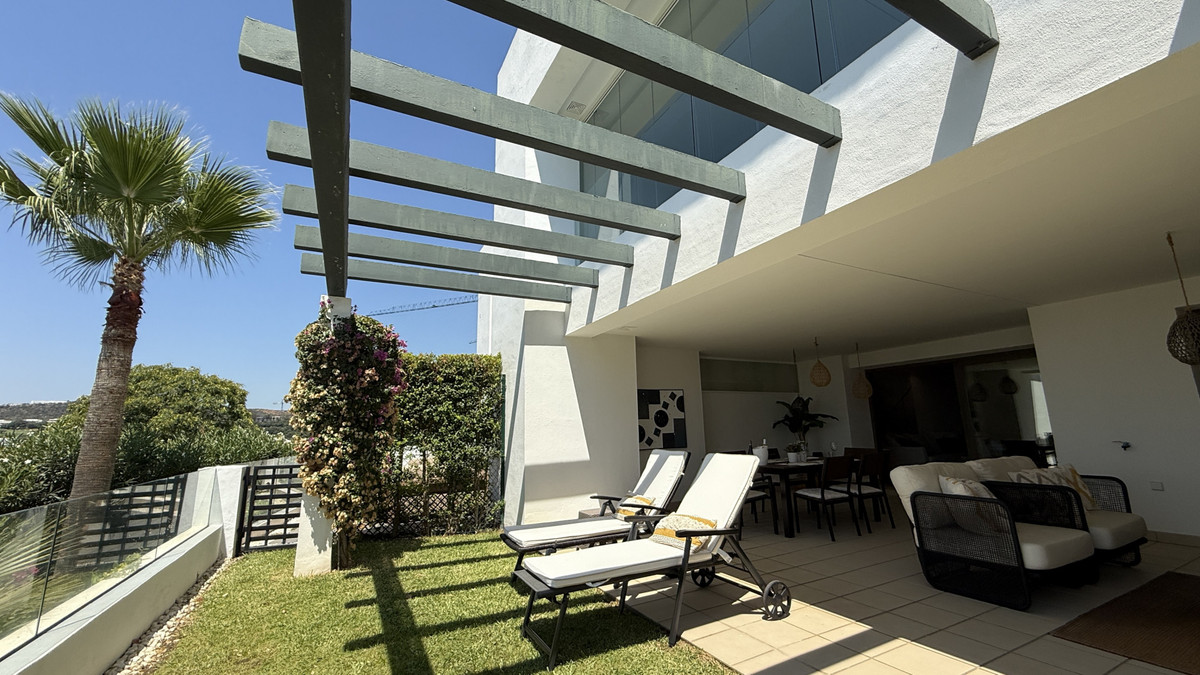 2 Bed Apartment for sale in Casares Costa Del Sol, Málaga, Spain