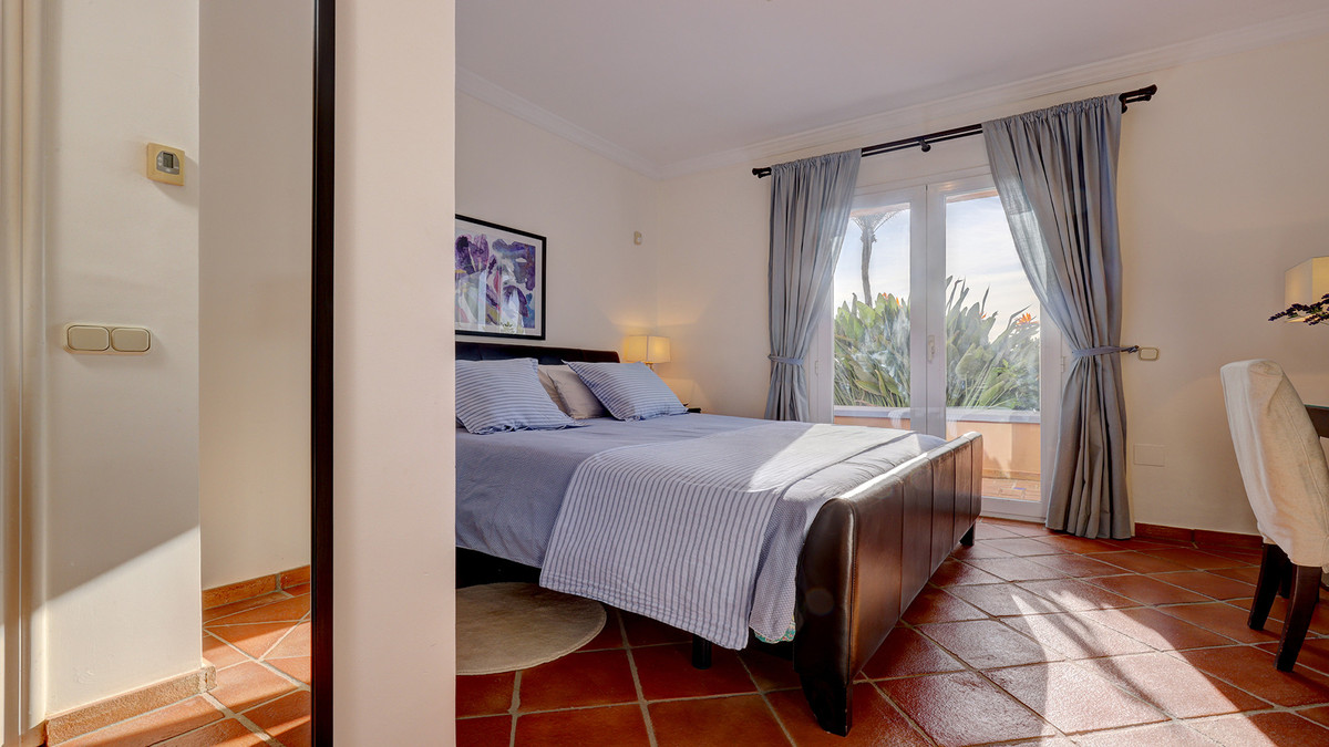 3 Bed Apartment for sale in Casares Costa Del Sol, Málaga, Spain