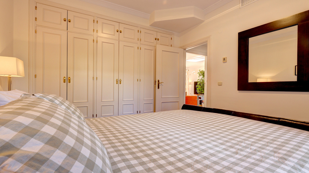 3 Bed Apartment for sale in Casares Costa Del Sol, Málaga, Spain