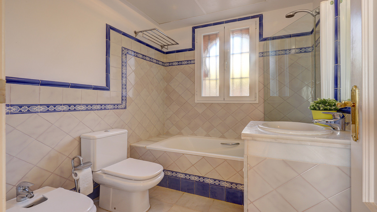 3 Bed Apartment for sale in Casares Costa Del Sol, Málaga, Spain