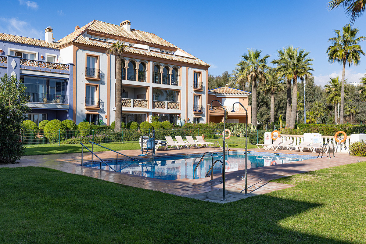 3 Bed Apartment for sale in Casares Costa Del Sol, Málaga, Spain