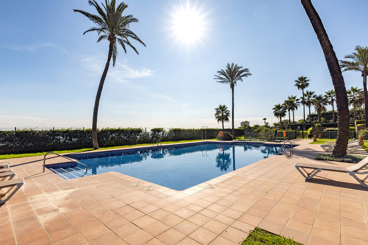 3 Bed Apartment for sale in Casares Costa Del Sol, Málaga, Spain