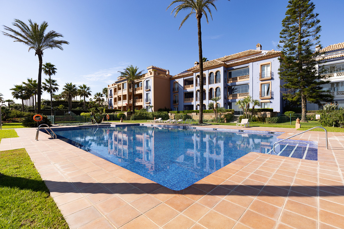 3 Bed Apartment for sale in Casares Costa Del Sol, Málaga, Spain