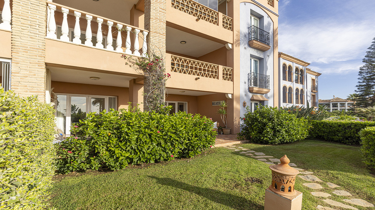 3 Bed Apartment for sale in Casares Costa Del Sol, Málaga, Spain