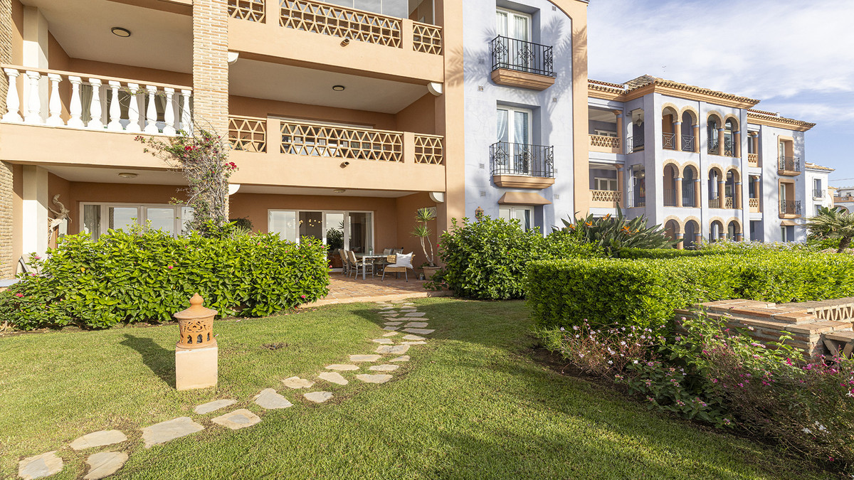 3 Bed Apartment for sale in Casares Costa Del Sol, Málaga, Spain