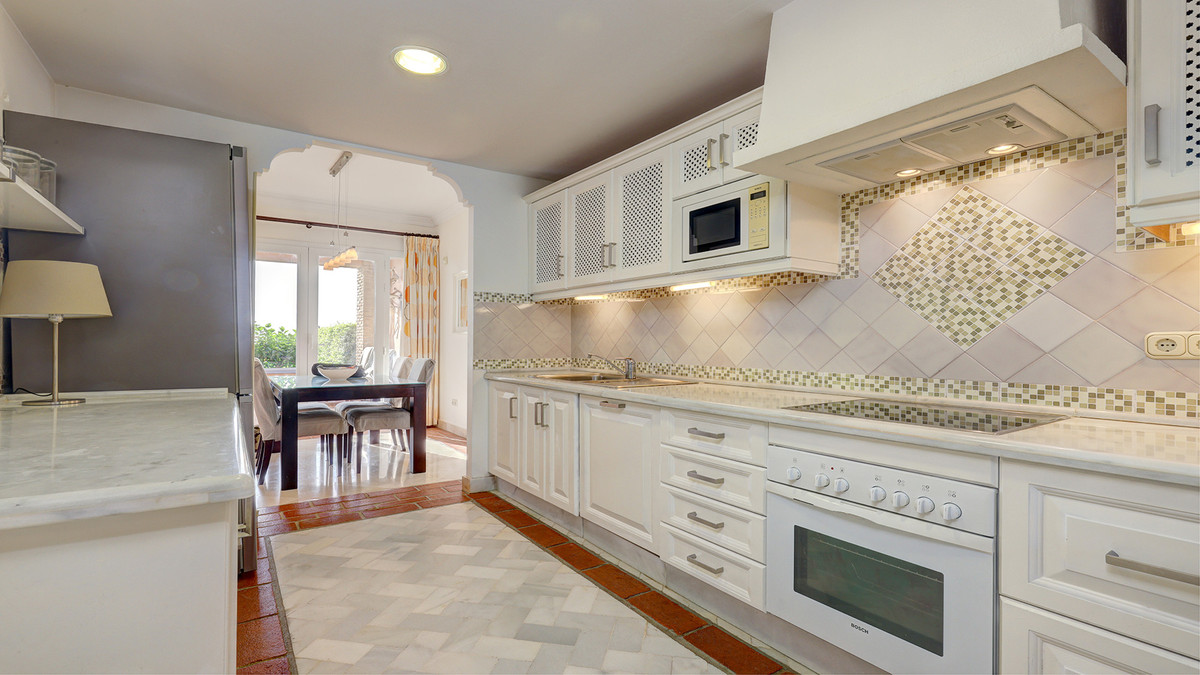 3 Bed Apartment for sale in Casares Costa Del Sol, Málaga, Spain
