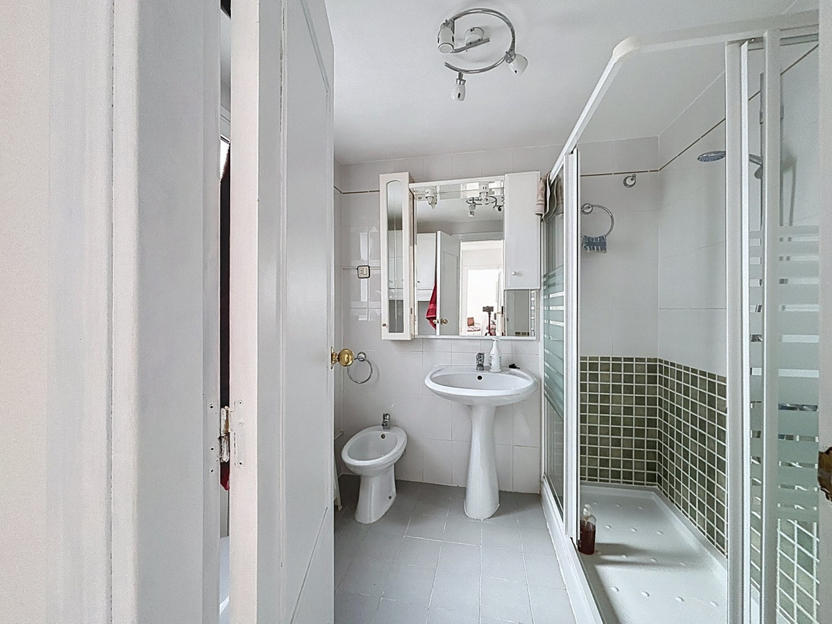 3 Bed Apartment for sale in Torre Del Mar Costa Del Sol East, Málaga, Spain