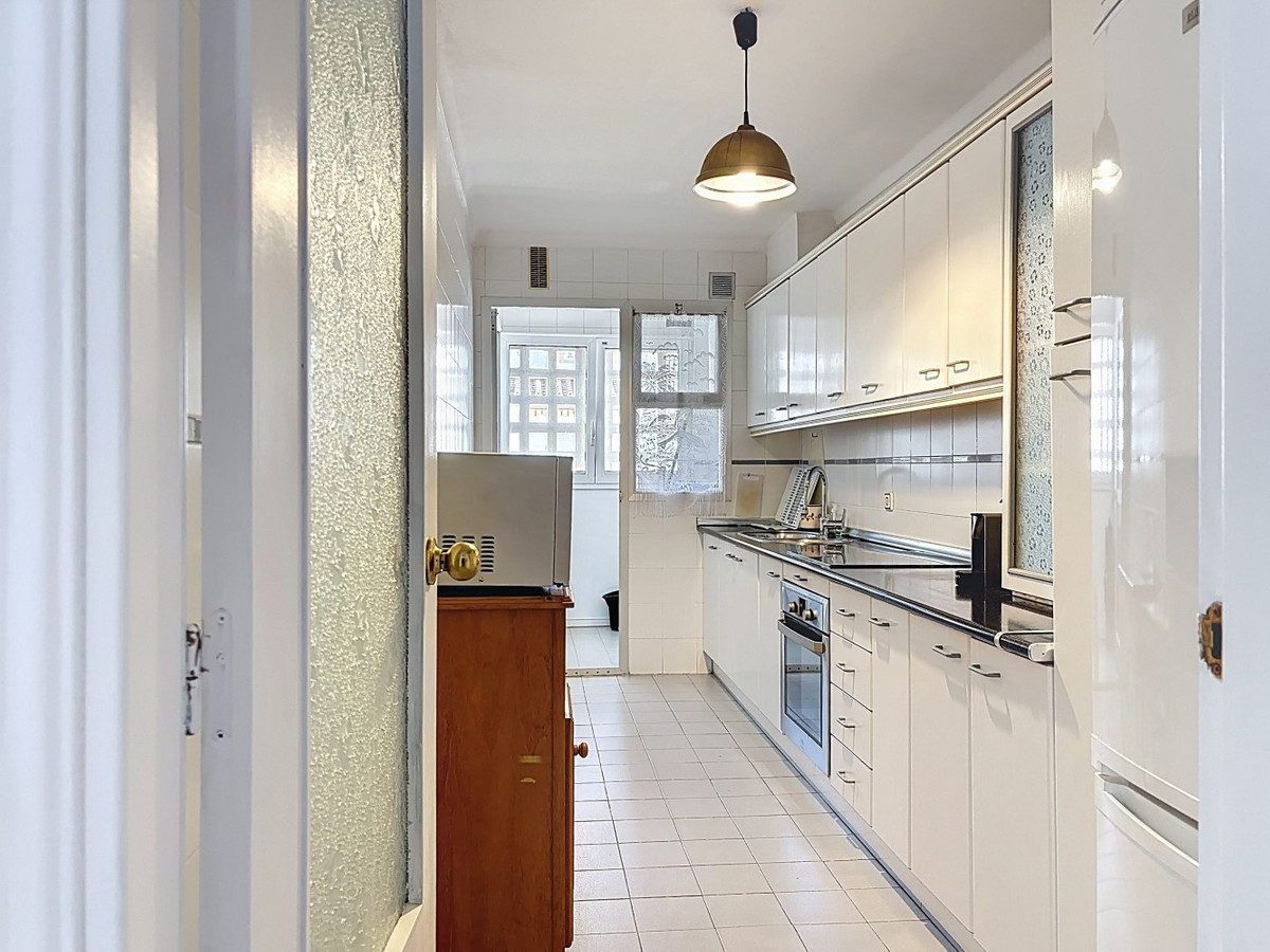 3 Bed Apartment for sale in Torre Del Mar Costa Del Sol East, Málaga, Spain