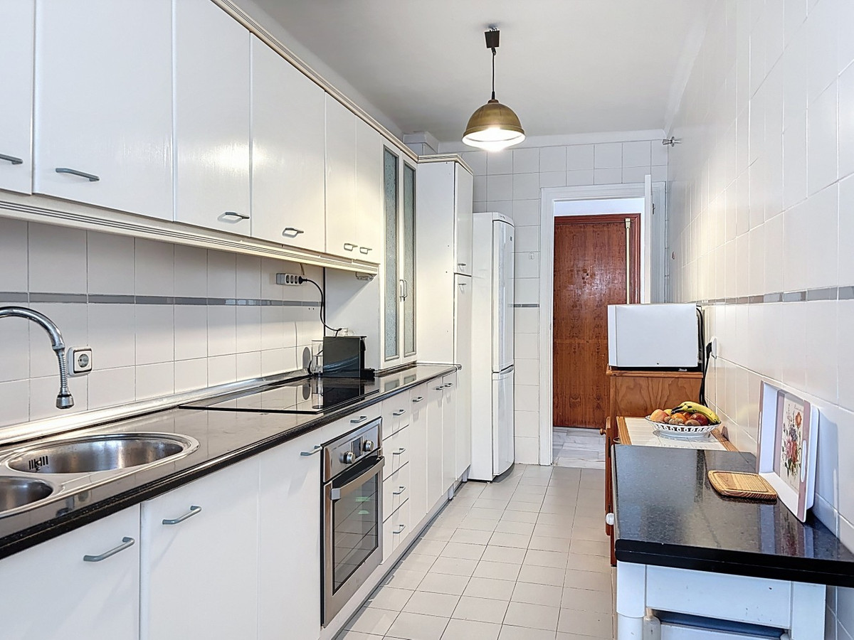 3 Bed Apartment for sale in Torre Del Mar Costa Del Sol East, Málaga, Spain
