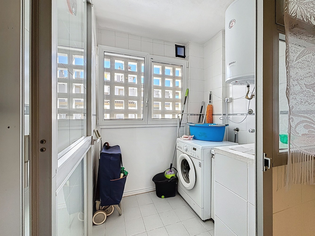 3 Bed Apartment for sale in Torre Del Mar Costa Del Sol East, Málaga, Spain