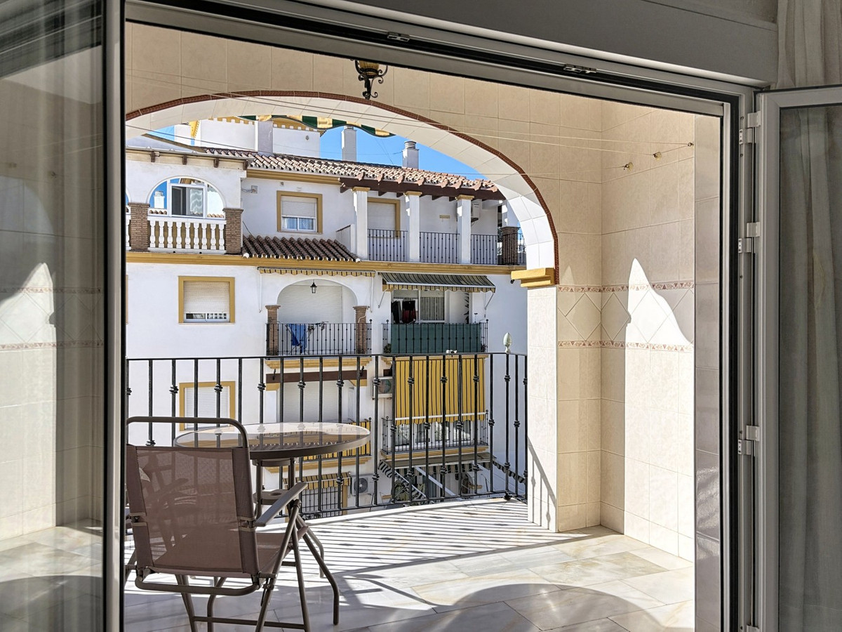 3 Bed Apartment for sale in Torre Del Mar Costa Del Sol East, Málaga, Spain