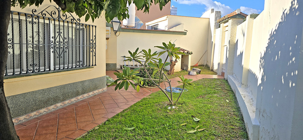 Se vende Villa - Chalet de 6 dormitorios en Costa Del Sol, Málaga, España