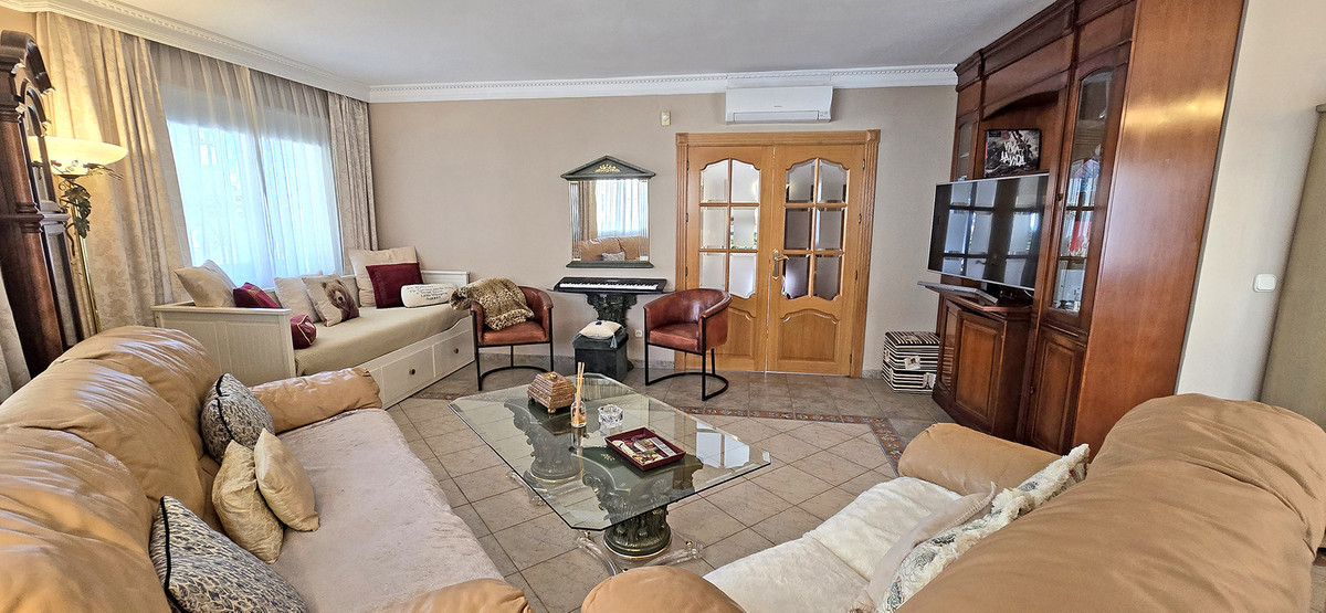 Se vende Villa - Chalet de 6 dormitorios en Costa Del Sol, Málaga, España